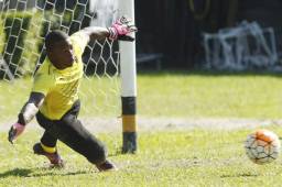 Buba López se perfilaba para ser titular en el cierre del hexagonal, pero una lesión lo dejó fuera. Hoy se confirmó que se someterá a cirugía y se perdería el repechaje.