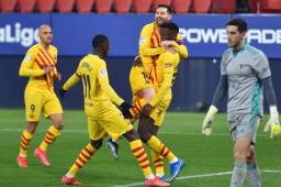 Barcelona consiguió los tres puntos frente al Osasuna y se acerca al Atlético, que mañana juega ante Real Madrid.