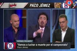 Hugo Sánchez le dio la mano a Paco Jémez y se puso de su lugar y no en el de Faitelson.