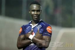 Rubilio Castillo ganó con Honduras la Copa Centroamericana, pero una lesión le impidió seguir en la Bicolor y disputar la Copa Oro. Foto DIEZ