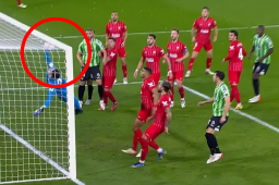 ¡Apague y vámonos! El golazo olímpico de Nabil Fekir en el derbi Betis-Sevilla de Copa del Rey