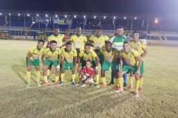 Parte de la plantilla de Social Sol durante uno de sus juegos en el Apertura 2019.