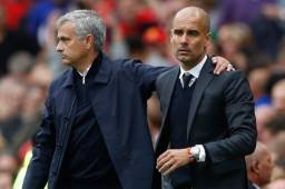 Pep Guardiola se mostró solidario con José Mourinho tras su destitución del banquillo del Manchester United. Foto AFP
