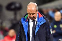 Ventura fue destituído de su cargo como seleccionador de Italia por la Federación de Fútbol de Italia.
