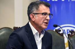 Una demanda ante la FIFA se le viene al exentrenador de Paraguay, Juan Carlos Osorio.
