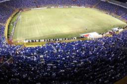 El estadio Cuscatlán tiene capacidad total para 44,836 de los cuales se permitirá el ingreso solamente del 65% por el tema de la pandemia.