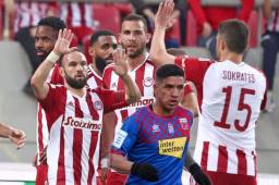 Michaell Chirinos y su equipo el Volos NFC sufren tremenda paliza frente al Olympiakos en la Súper Liga de Grecia