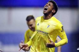 El delantero Choco Lozano ha marado seis goles esta campaña con el Cádiz; es el segundo mejor artillero del club por abajo de Alex Fernández que lleva 11 tantos.