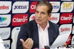 El entrenador de la Selección de Honduras, Jorge Luis Pinto, no le gusta mucho cuando se le cuestiona por el llamado de Carlo Costly. Foto Juan Salgado