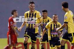 Real España hizo gala de su mejor fútbol y venció al Vida en el Morazán. Fotos Delmer Martínez