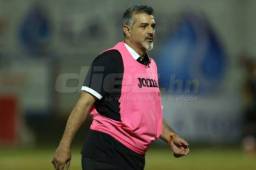 El entrenador de Motagua Diego Vázquez durante el encuentro de repechaje ante Upnfm.