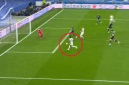 ¡Estaba solito! Vinicius perdonó al City en una jugada preparada del Real Madrid cuando empezaba el segundo tiempo