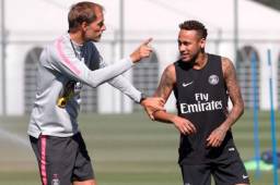 Tuchel junto con Neymar en el entrenamiento del PSG previo al arranque de la liga francesa.