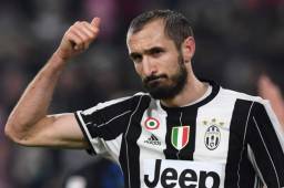 Chiellini anotó el tercer gol que tiene en ventaja a la Juventus sobre el Barcelona.