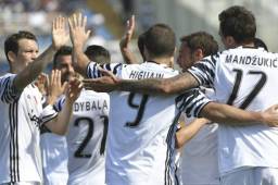 El delantero argentino Gonzalo Higuaín encontró el camino al gol y ahora piensa en el Barcelona.