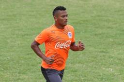 Ever Alvarado no logró arreglar con la directiva del Olimpia.