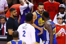 Los Warriors se impusieron y consiguieron trasladar ahora la eliminatoria a su sede de Oakland para el sexto enfrentamiento, el jueves. Fotos AFP