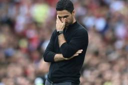 Mikel Arteta va a tener que esperar por su debut en el Arsenal, ya que el jugador se lesionó en un entrenamiento.