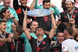 Bayern Múnich salió campeón de la Bundesliga en la última jornada gracias al empate del Dortmund.