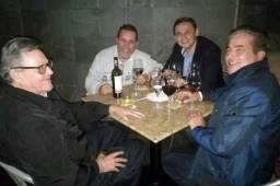 Así fue la reunión entre Jorge Luis Pinto y los dirigentes de la Liga Deportiva Alajuelense de Costa Rica el martes en Colombia. Foto cortesía