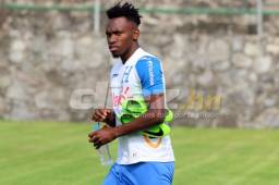 Alberth Elis se sumó a los entrenos de Honduras con mucha ilusión de poder sacar un buen resultado ante México el jueves. Foto Ronald Aceituno