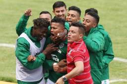 Los jugadores del Marathón festejando el gol anotado por Bryan Martínez que les dio el empate frente a Motagua en la final de ida. Foto Juan Salgado