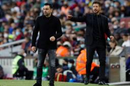 Las cámaras captaron una conversación entre Xavi, Simeone y el cuarto árbitro del partido entre Atlético de Madrid y Barcelona.