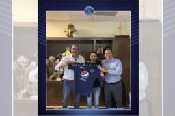 Omar Elvir jugará tres años más con los azules.