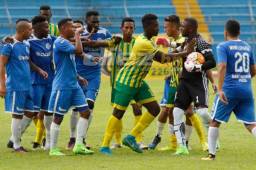 Parrillas One consiguió un apretado triunfo ante Lepaera en la ida y definirá su pase en occidente. Foto Delmer Martínez