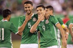El delantero Raúl Jiménez celebra uno de los goles del equipo mexicano contra Irlanda en el amistoso jugado en Estados Unidos. Foto cortesía