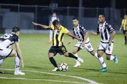 Iván López ha puesto a trabajar a la defensa del Tauro FC.