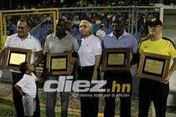 aime Villegas, Carlos Orlando Caballero, Allan Costly y Julio César Arzú han recibido un tremendo homenaje por parte de la Liga Nacional.