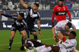 Alberth Elis chocó con el senegalés Donatien Gomis del Guingamp; el club y jugador rival han mostrado solidaridad.