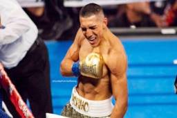 El boxeador hondureño Teófimo López venció a su oponente en 44 segundos con un fulminante nocaut.