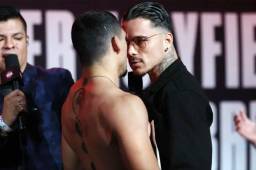 El campeón peso ligero en cuatro divisiones, Teófimo López, en un cara a cara con Kambosos en la promoción del combate que se disputará el 19 de junio en Miami. Foto cortesía