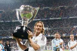 Míchel Salgado deja de ser un exfutbolista español. Volverá a ocupar la demarcación de lateral derecho, pero en Panamá.