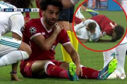 Salah tuvo que abandonar el campo luego de una falta recibida de Ramos.