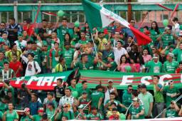 La barra del Marathón alentando a su equipo en uno de los partidos que ha disputado en el Yankel Rosenthal.