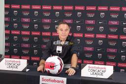 Hernán Medina compareció con la prensa y asume la responsabilidad de esta eliminación ante Olimpia.