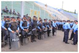 La seguridad en el estadio Nacional está garantizada para el juego de la gran final entre Olimpia y Motagua. Foto: Ronal Aceituno.