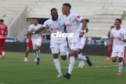 Emanuel Hernández le dio los tres puntos al Olimpia en el clásico ante Marathón. Foto Diez: David Romero.