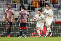 Ridículo de las Chivas de Guadalajara en el Mundial de Clubes tras caer con el conjunto japonés. FOTOS: Milenio.