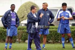 Chelato Uclés dirigió a un sinfín de futbolistas, de los cuales eligió a los mejores que tuvo en su mando.