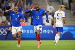 Alexandre Lacazette fue la figura de Francia ante Estados Unidos. Foto: AFP.