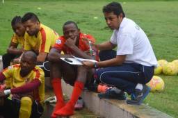 Douglas Munguía renunció a su cargo y asume el mando del Real Sociedad David Fúnez. Foto DIEZ