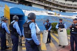 Policía Nacional y Liga Nacional decidirán este martes si la final Real España-Motagua se juega con público. También la sede del primer choque. Foto DIEZ