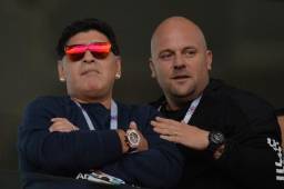 Diego Maradona y todos los argentinos sufrieron por el empate de su selección ante Islandia.