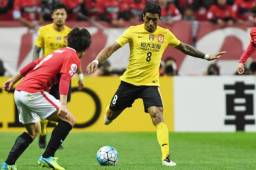 Paulinho es un experiementado jugador de 28 años que es titular en la selección de Brasil pese a jugar en China. En Europa solo ha militado con el Tottenham.