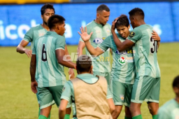 Real de Minas dio la sorpresa y Mario Moncada anotó el gol con el que el equipo minero logró rescatar este punto de oro en la lucha por el no descenso.