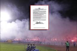 Olimpia fue castigado por la quema de pólvora de su barra organizada ante Real Sociedad. FOTO: Neptalí Romero